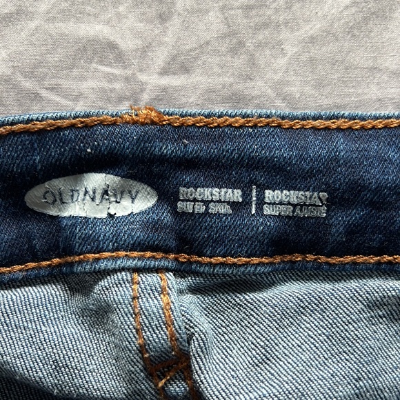 Old Navy Rockstar Super Skinny jeans, size 14 - Picture 2 of 3